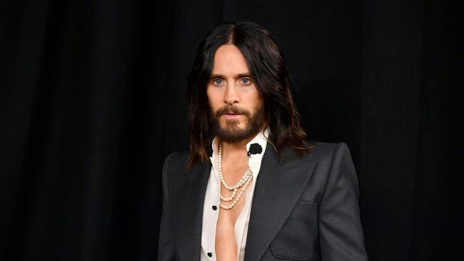 LAS VEGAS, NEVADA - APRIL 03: Jared Leto attends CinemaCon 2025- Walt Disney Studios Invites you to its 2025 presentation highlighting its upcoming release schedule at The Colosseum at Caesars Palace during CinemaCon, the official convention of Cinem