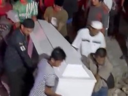Ayah-Anak Korban Pembunuhan di Palu Dimakamkan Satu Liang Lahad di Barru