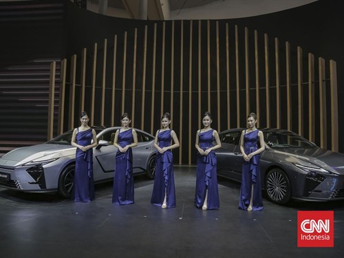 Lexus ES 350h dan Lexus ES 350e