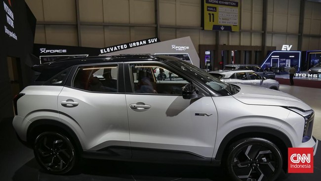 Mitsubishi Motors Krama Yudha Sales Indonesia meluncurkan New XForce Hybrid sebagai bintang utama GIIAS 2026 di ICE BSD Tangerang Rabu 29 Juli dengan harga spesial Rp445 juta. (CNN Indonesia/Adhi Wicaksono)