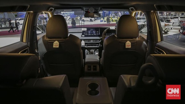 Mitsubishi Motors Krama Yudha Sales Indonesia meluncurkan New XForce Hybrid sebagai bintang utama GIIAS 2026 di ICE BSD Tangerang Rabu 29 Juli dengan harga spesial Rp445 juta. (CNN Indonesia/Adhi Wicaksono)