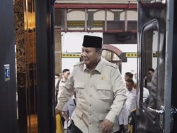 Prabowo Jajal Kereta Nusantara Explore dari Stasiun Semarang Tawang ke Batang