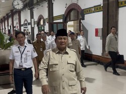 Kelakar Prabowo Saat Wartawan Ikut Jajal Kereta Api Nusantara Explorer