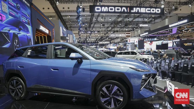 Omoda O4 EV dihadirkan pada ajang Gaikindo Indonesia International Auto Show (GIIAS) 2026 di Indonesia Convention Exhibition (ICE) BSD, Serpong, Kabupaten Tangerang, Banten, Rabu (29/7/2026). (CNN Indonesia/Adhi Wicaksono)