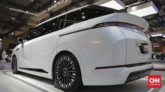 XPeng G6 Pro dan XPeng New X9 dihadirkan pada ajang Gaikindo Indonesia International Auto Show (GIIAS) 2026 di Indonesia Convention Exhibition (ICE) BSD, Serpong, Kabupaten Tangerang, Banten, Rabu (29/7/2026). CNN Indonesia/Adhi Wicaksono