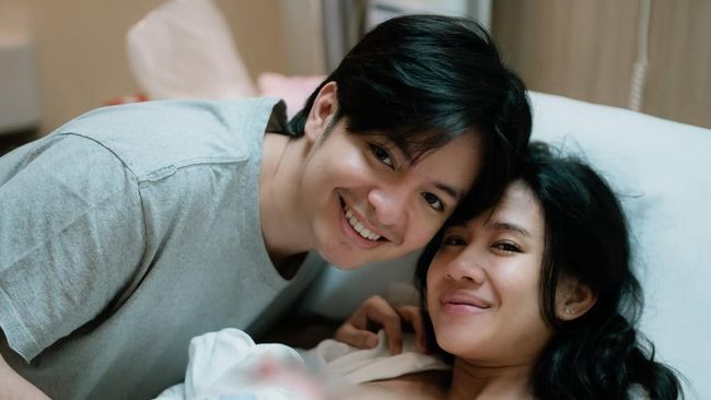 Shenina Cinnamon dan Angga Yunanda mengumumkan kelahiran anak pertama mereka pada 20 Juli 2026. Anak berjenis kelamin laki-laki tersebut diberi nama Segara Nadi Aksatama.