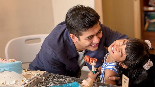 Momen Teuku Ryan Rayakan Ulang Tahun Sang Putri Moana dengan Cara Tak Biasa