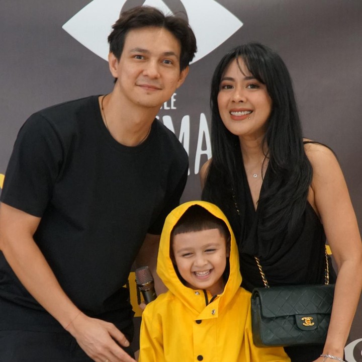 <p>Aktor Marcell Darwin resmi menikah dengan Nabila Faisal pada 12 Januari 2020. Dari pernikahan ini, keduanya memiliki anak semata wayang bernama Benjamin Qeenan Darwin atau akrab disapa Qeenan. (Foto: Instagram @marcelldarwin)</p>