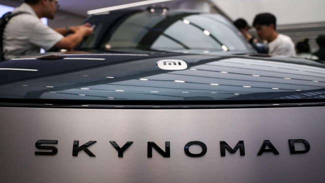 A Xiaomi SkyNomad N90 Max EREV (Extended-Range Electric Vehicle) is on display before the car's launch event, in Xiaomi's industrial park, in Beijing, China July 30, 2026. REUTERS/Tingshu Wang