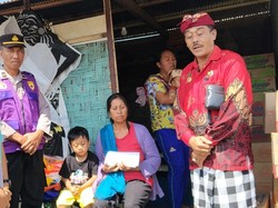 Polres Tabanan Beri Bantuan Keluarga Tersangka Pengeroyok Pencuri Ayam