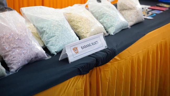 Bareskrim Kejar Jaringan Besar di Balik Pilot Pembawa 70 Ribu Ekstasi