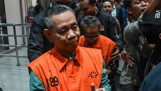 KPK Tahan Tersangka Korupsi Asuransi Jasindo