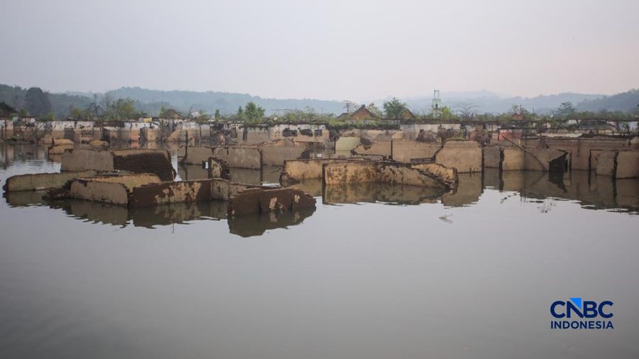 Suasana permukiman nan kembali muncul di area Bendungan Karian nan mengering di Kampung Somang, Lebak, Banten, Kamis (30/7/2026). (CNBC Indonesia/Faisal Rahman)