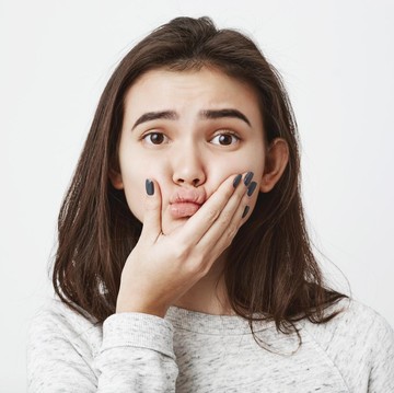 7 Alasan Bibir Tetap Pecah-Pecah Meski Rajin Pakai Lip Balm