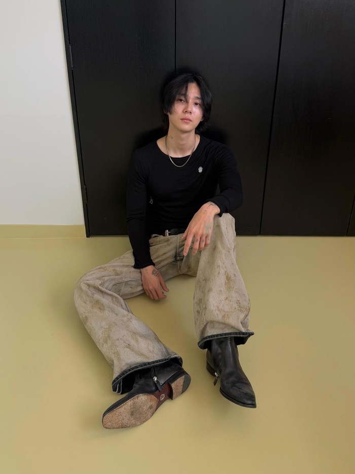 Pada tanggal 7 Agustus mendatang, DAWN siap merilis lagu baru yang berjudul Too Much. Lagu ini digambarkan sebagai lagu R&B yang menunjukkan peningkatan kemampuan artistik DAWN setelah menyelesaikan wamil tahun lalu.