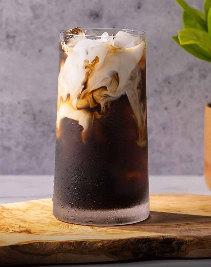 Vanilla Sweet Cream Cold Brew menjadi pilihan yang mencerminkan kepribadian Februari. Perpaduan lembut dan uniknya menggambarkan sosok yang kreatif sekaligus hangat./ Foto: pinterest.com