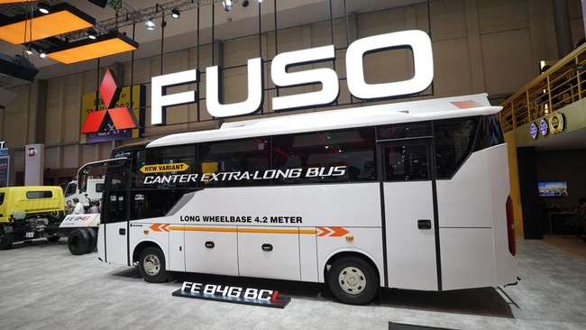 Mitsubishi Fuso memperkenalkan varian baru Canter FE 84G BCL atau Canter Extra Long Bus pada ajang Gaikindo Indonesia International Auto Show (GIIAS) 2026.