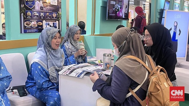 Hari keempat penyelenggaraan CNN Indonesia Islamic Travel Connect 2026 dipadati pengunjung pada Sabtu (1/8).