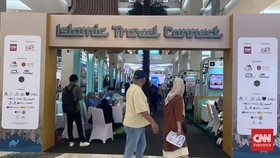 Hari keempat penyelenggaraan CNN Indonesia Islamic Travel Connect 2026 dipadati pengunjung pada Sabtu (1/8).