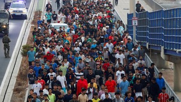 FOTO: Israel Diduga Dalangi Migran Maroko Serbu Ceuta Spanyol