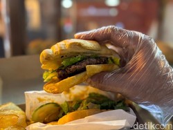 Video: Cerita Gitaris St. Loco Bikin Salty Patty Pakai Bun Salt Bread Homemade