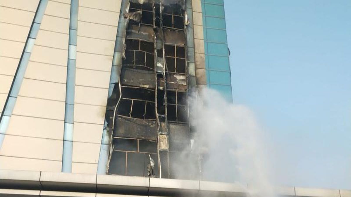 Hotel Pullman di Jakbar Kebakaran, 14 Unit Damkar Dikerahkan