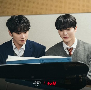 Lee Jun Young dan Song Kang Bersaing Jadi Pianis di Drakor Four Hands, Two Sonatas
