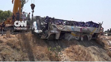 Penampakan Horor Bus Terguling di Aljazair, Tewaskan 25 Penumpang
