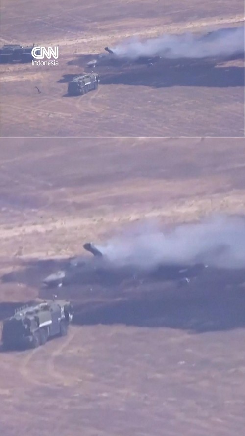 Sebuah pesawat F-35B Korps Marinir jatuh di dekat landasan pacu Pangkalan Udara Miramar, California pada Jumat (31/7).