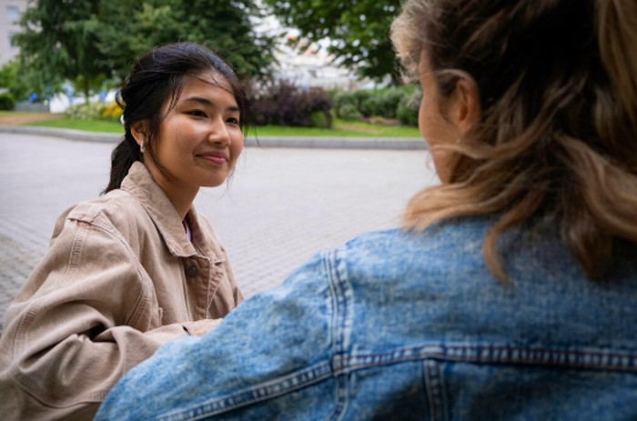 Kalimat ini menunjukkan bahwa orang berhati lembut percaya setiap masalah selalu memiliki jalan keluar. Mereka tidak ragu menghadapi tantangan bersama orang lain tanpa kehilangan rasa percaya diri./ Foto: magnific.com