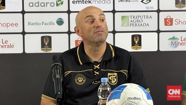Bernardo Tavares membawa Persebaya melaju ke babak semifinal Piala Presiden 2026 usai mengalahkan POrt FC 2-1 di Stadion Gelora Bung Tomo, Surabaya, Sabtu (1/8) malam.