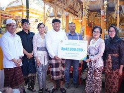 Ahli Waris Seniman Gianyar Ida Ayu Nyoman Oka Dapat Santunan Rp 42 Juta