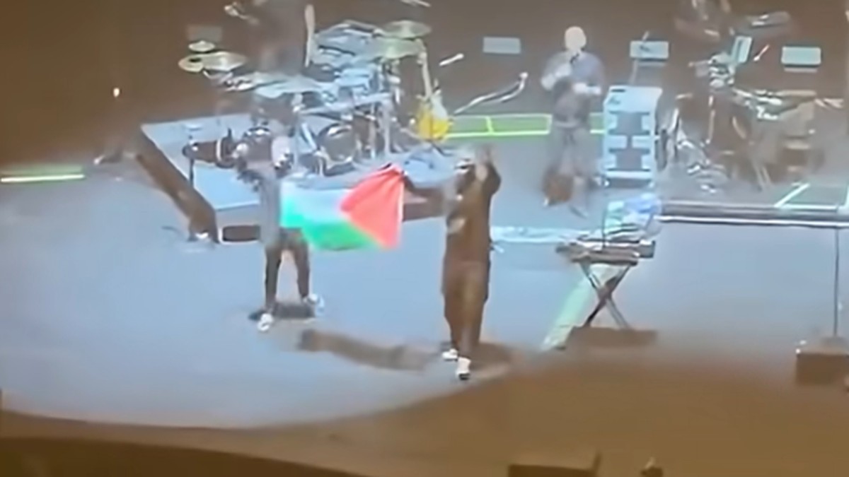 Band Massive Attack Digeledah Polisi usai Konser di Singapura