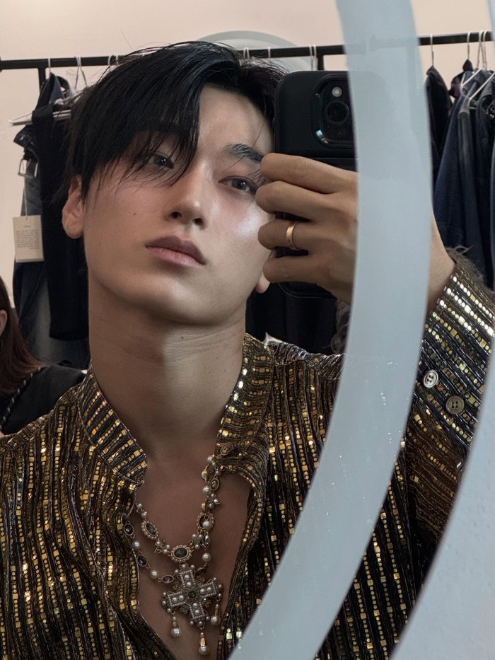 Meski begitu, popularitas title track, &lsquo;BAD&rsquo;, sepertinya tak padam sedikitpun, terbukti dengan performa lagu utama tersebut di tangga musik Korea Selatan serta dance challenge yang masih ramai dilakukan oleh banyak orang./ Foto: instagram.com/choi3an
