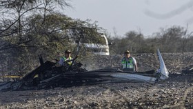 Sebuah pesawat kecil yang mengangkut wisatawan asing untuk melihat situs arkeologi terkenal Nazca Lines di Peru jatuh pada Sabtu (1/8).
