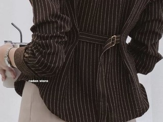 Kemeja Fitted yang Sama Bisa Dipakai Kerja dan Kuliah, Ini Cara Padu Padannya