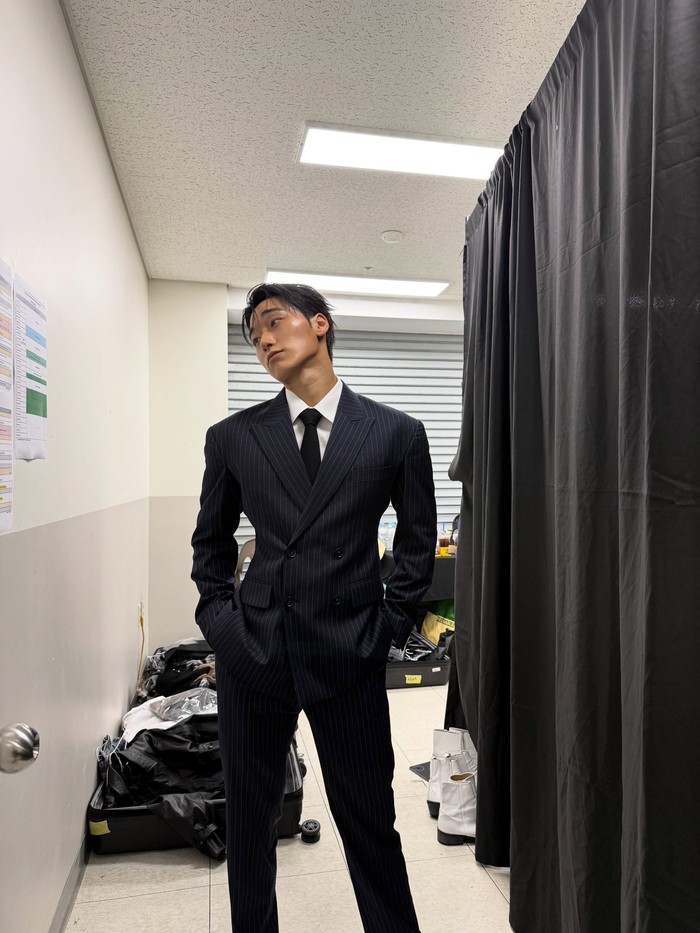 Selain disorot karena kemampuan menari yang luar biasa serta aura yang tidak main-main saat tampil, gaya stylish sang idol juga bikin fans ATEEZ alias ATINY maupun warganet kepincut. Apakah kamu salah satunya, Beauties?/ Foto: instagram.com/choi3an