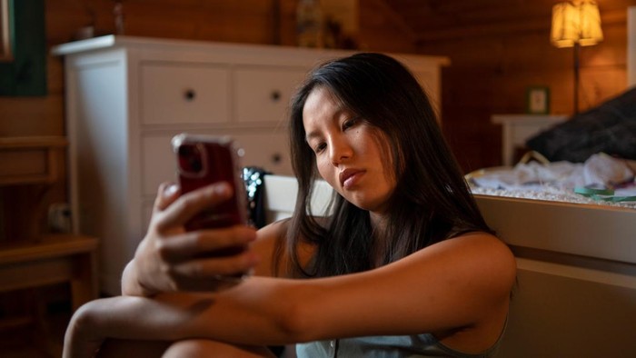 3 Kebiasaan Chat yang Diam-Diam Menunjukkan Seseorang Sulit Terbuka Secara Emosional