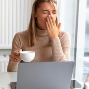4 Penyebab Mengantuk Setelah Makan, Termasuk Gejala Kondisi Medis?