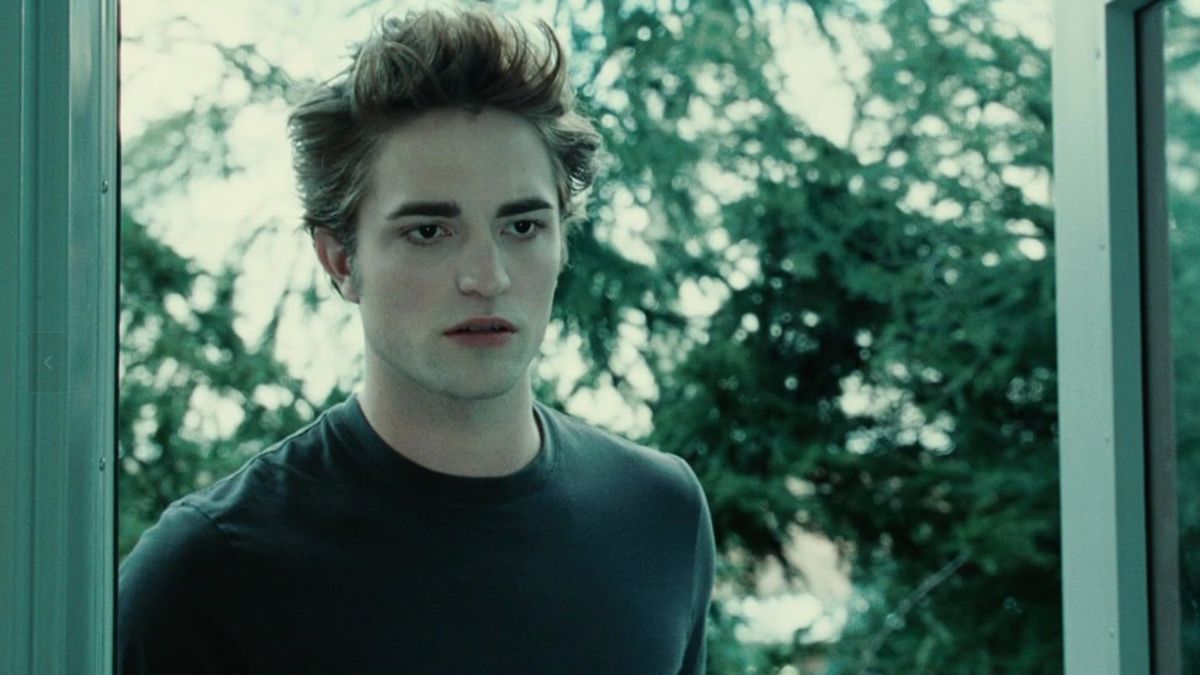 Suki Waterhouse Ngaku Belum Nonton Robert Pattinson di Twilight