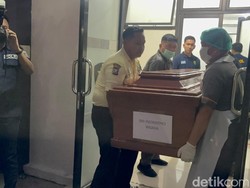 Video: 2 Jenazah Korban KM Mutiara Sentosa 2 Diserahkan ke Keluarga