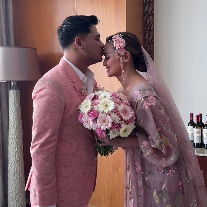 <p>Kabar bahagia datang dari Joanna Alexandra yang kini telah resmi menikah dengan Immanuel Christover. Keduanya mengucap janji suci pada Minggu, 2 Agustus 2026. (Foto: Instagram @joannaalexandra)</p>
