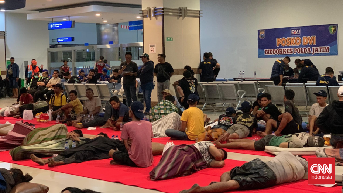 Harap Cemas Keluarga Korban KM Mutiara Sentosa 2 Mencari Kabar