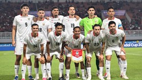 Pesepak bola Timnas Indonesia berfoto bersama sebelum laga melawan Timnas Kamboja pada pertandingan Grup A ASEAN Championship atau Piala AFF 2026 di Stadion Gelora Pakansari, Kabupaten Bogor, Jawa Barat, Senin (27/7/2026). ANTARA FOTO/Bayu Pratama S/