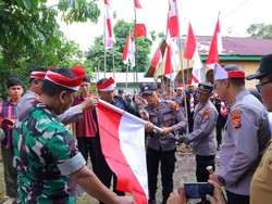 Jelang HUT RI, Polda Riau Kibar 1.000 Bendera Merah Putih di Tepi Sungai Siak