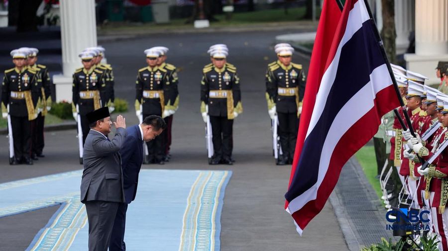 Upacara penyambutan kenegaraan kunjungan Perdana Menteri Thailand Anutin Charnvirakul digelar di Istana Merdeka, Jakarta Pusat, Senin (3/8/2026). (REUTERS/Willy Kurniawan)