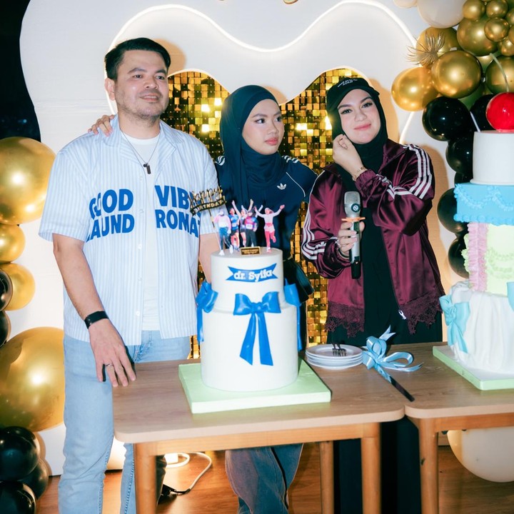 <p>Artis Irish Bella memiliki dua anak sambung dari pernikahannya dengan Haldy Sabri, Bunda. Salah satu yang belum lama ini mencuri perhatian Syifa Mutiara Sabri. Perempuan berhijab ini baru saja merayakan ulang tahun ke-24, Bunda.&nbsp;(Foto: Instagram @syifamutiara.s)</p>