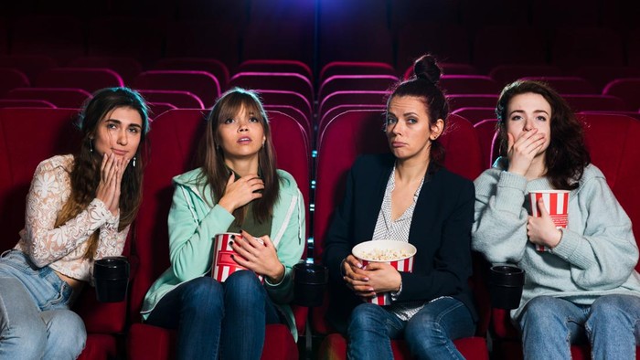 3 Zodiak Paling Gampang Menangis saat Menonton Film