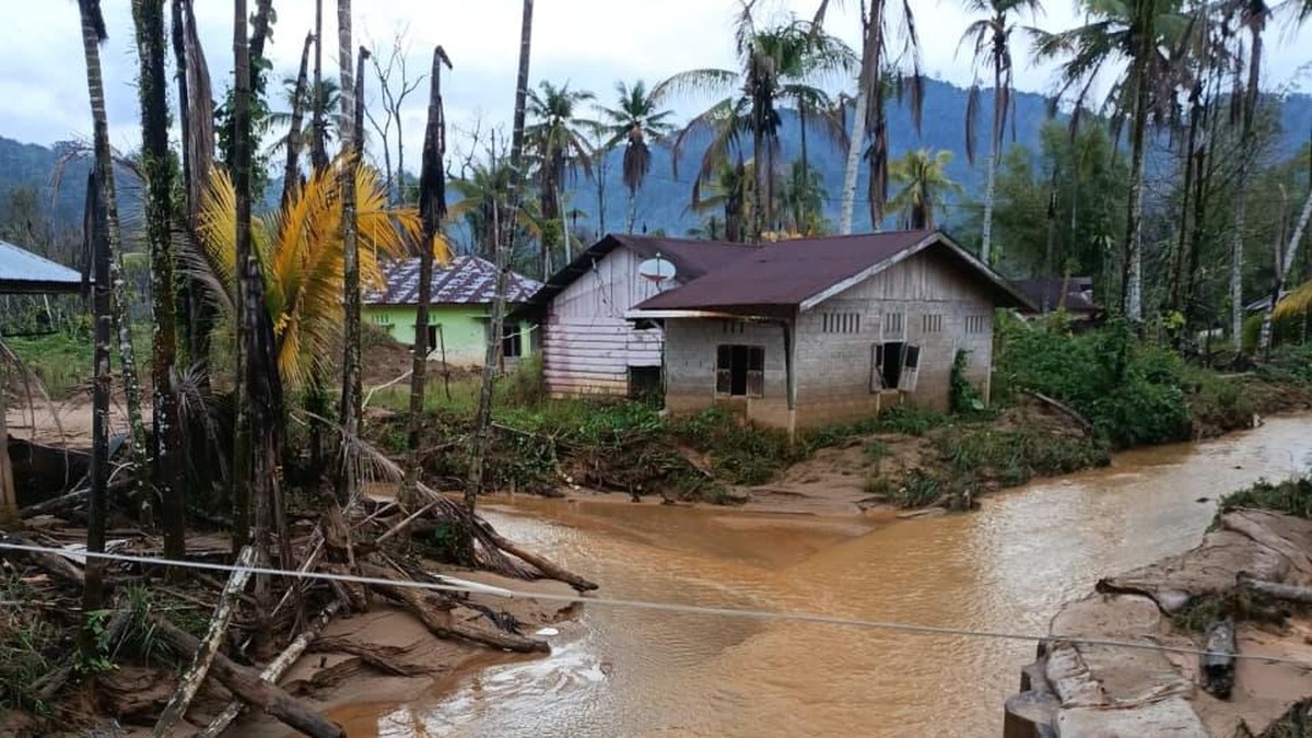 BNPB Minta Warga RI Siaga Penuh Hadapi Banjir Hingga Tanah Longsor