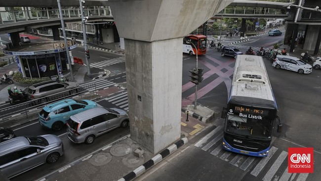 Gubernur DKI Pramono Anung umumkan akses transportasi umum gratis bagi pencari kerja mulai 2027.